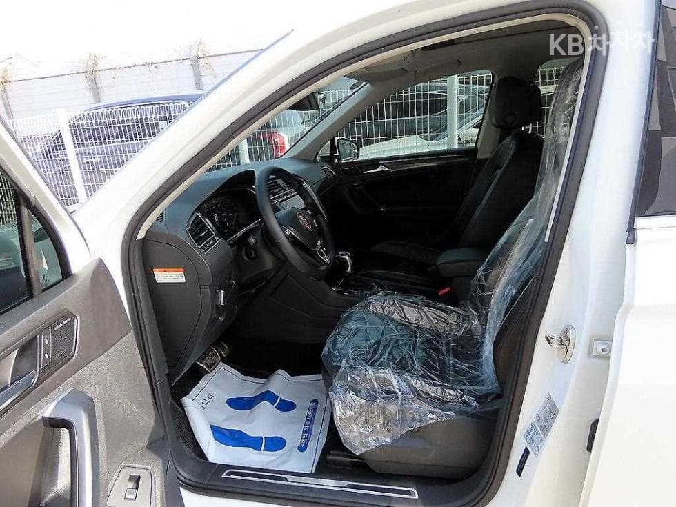 Volkswagen The New (фейслифт) Tiguan2.0 Турбо Дизел Инжекция 4Motion Prestige - 5