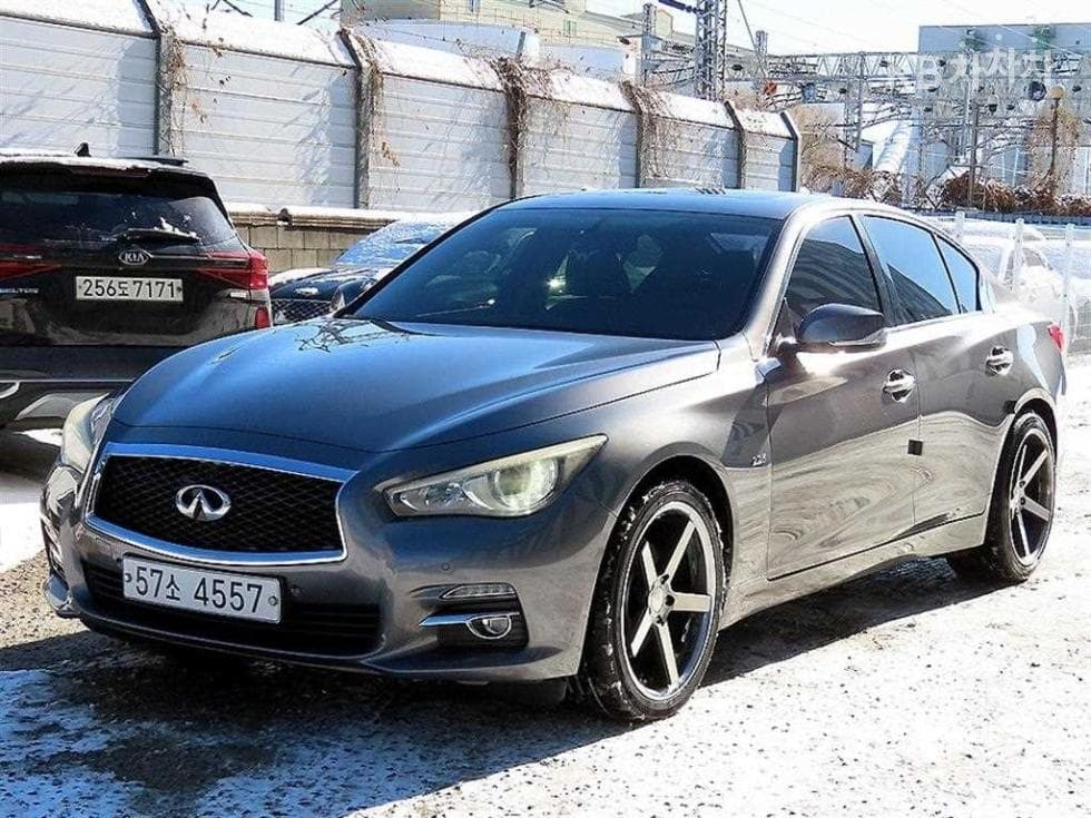 Seater피니티 Q50 2.2d Premium - Image 1