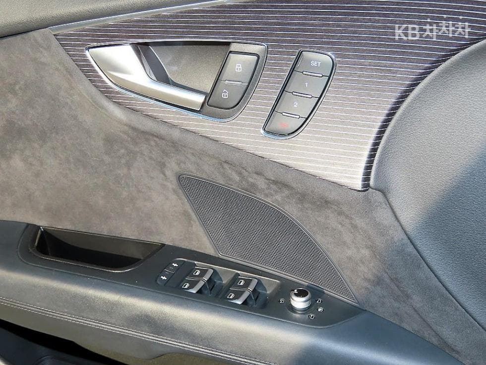 Audi A755 Turbo Diesel Injection 콰트로 스포트 4G - 12