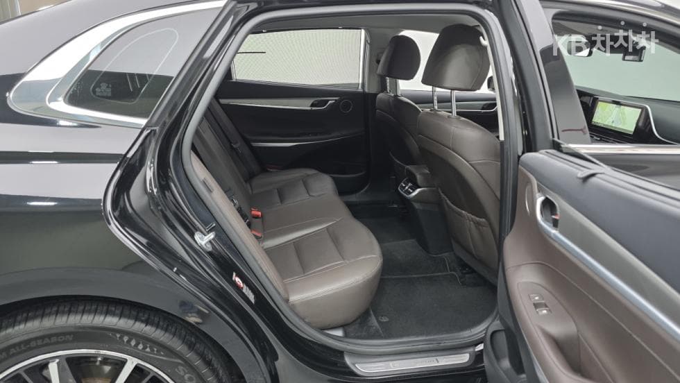 Hyundai The New (facelift) Grandeur (Azera)3.3 Exclusive - 15