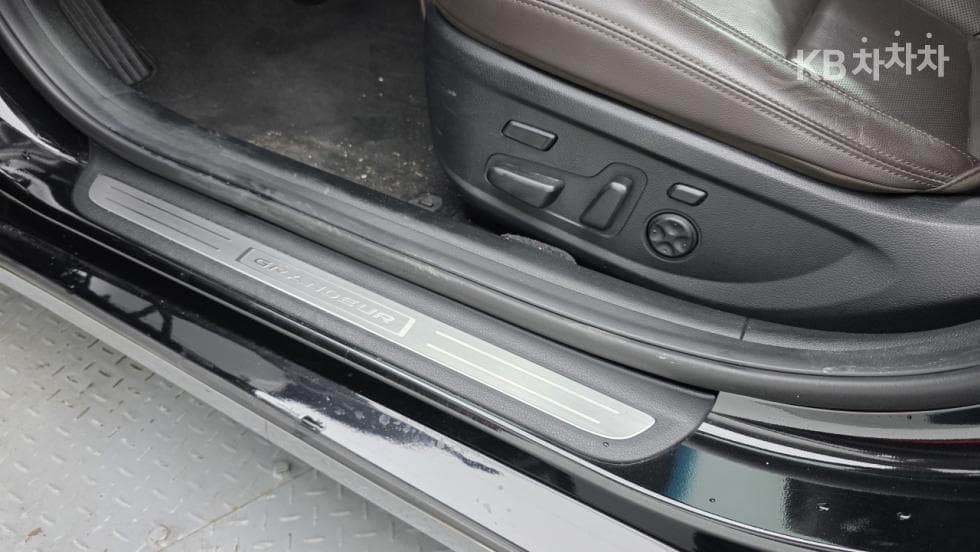 Hyundai The New (facelift) Grandeur (Azera)3.3 Exclusive - 20