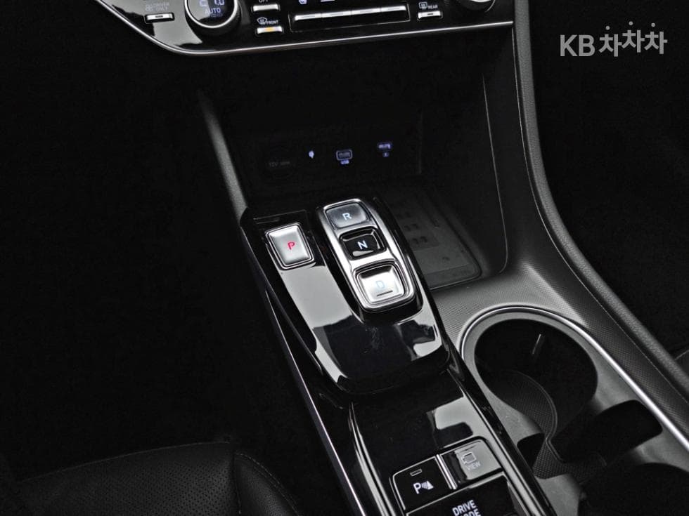 Хюндай Соната Хибрид (DN8)2.0 Хибрид Premium Plus - 15