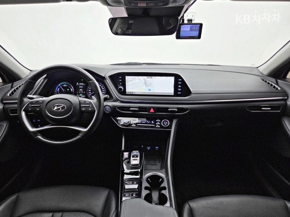 Хюндай Соната Хибрид (DN8)2.0 Хибрид Premium Plus - 19