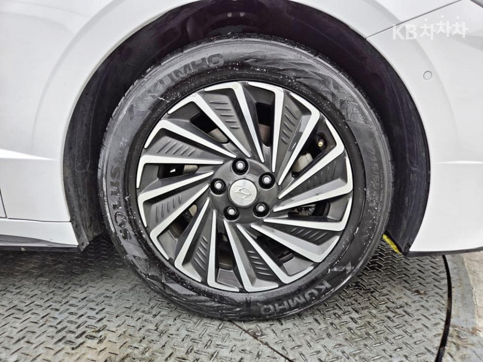 Хюндай Соната Хибрид (DN8)2.0 Хибрид Premium Plus - 24