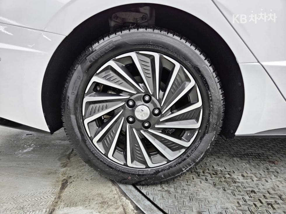 Хюндай Соната Хибрид (DN8)2.0 Хибрид Premium Plus - 25