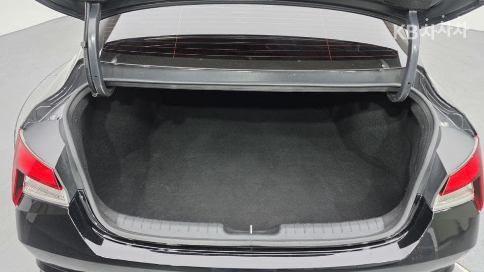 Hyundai All New Avante (Elantra)(CN7)1.6 Gasoline Modern - 21