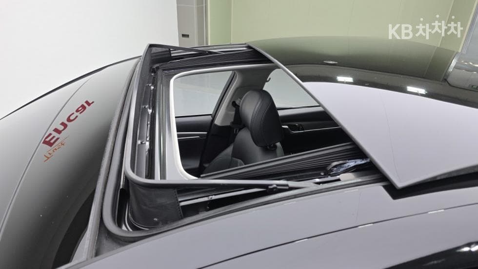 Hyundai The New (facelift) Grandeur (Azera)3.3 Premium - 16