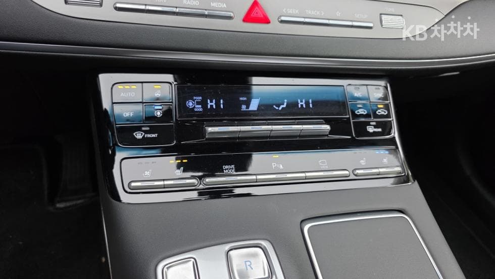 Hyundai The New (facelift) Grandeur (Azera)3.3 Premium - 17