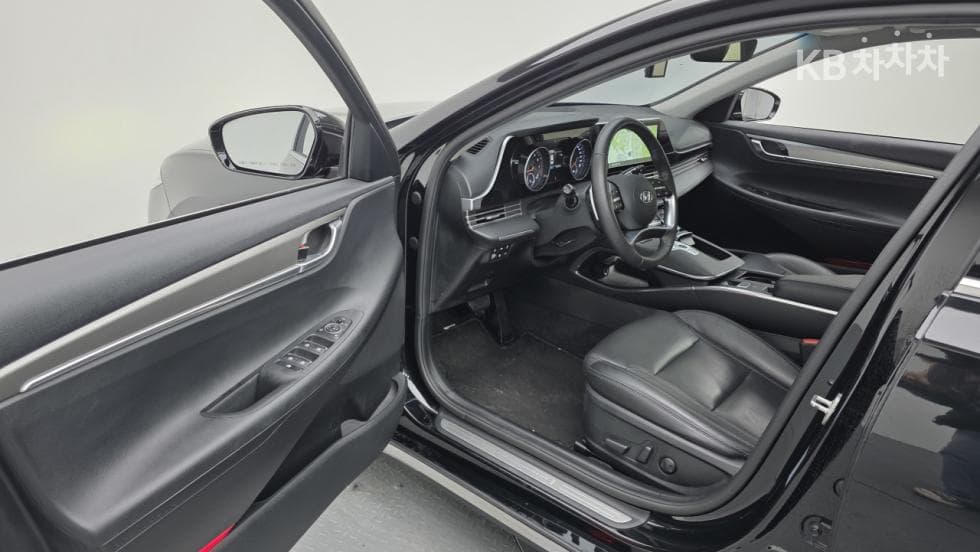 Hyundai The New (facelift) Grandeur (Azera)3.3 Premium - 24