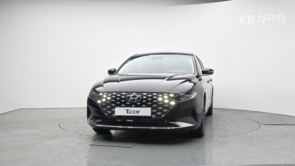 Hyundai The New (facelift) Grandeur (Azera)LPi 3.0 Rental car Modern - 3