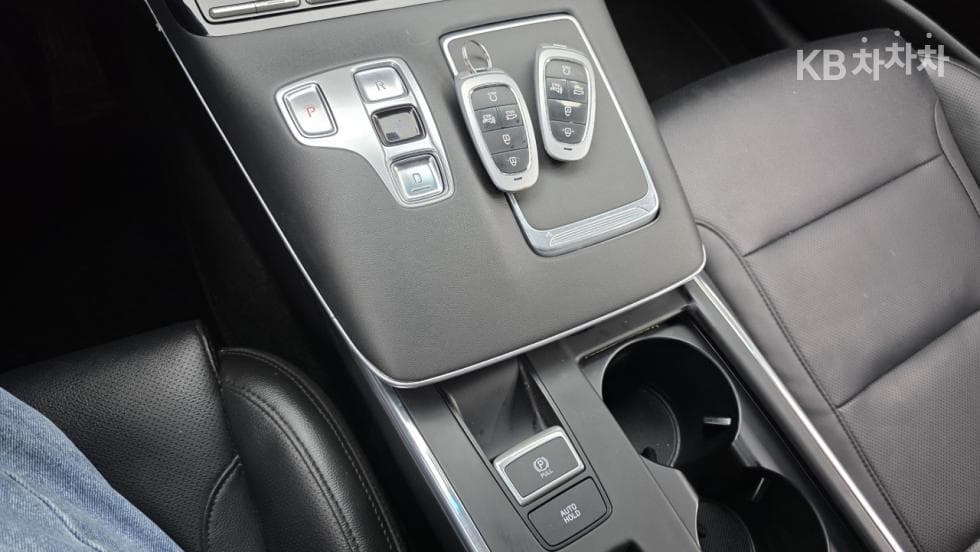 Hyundai The New (facelift) Grandeur (Azera)LPi 3.0 Rental car Modern - 10