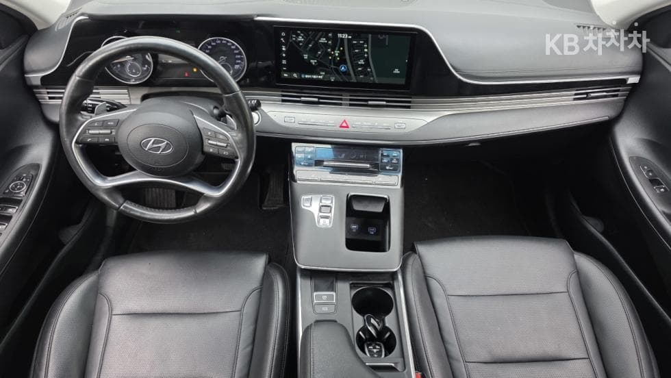 Hyundai The New (facelift) Grandeur (Azera)LPi 3.0 Rental car Modern - 18