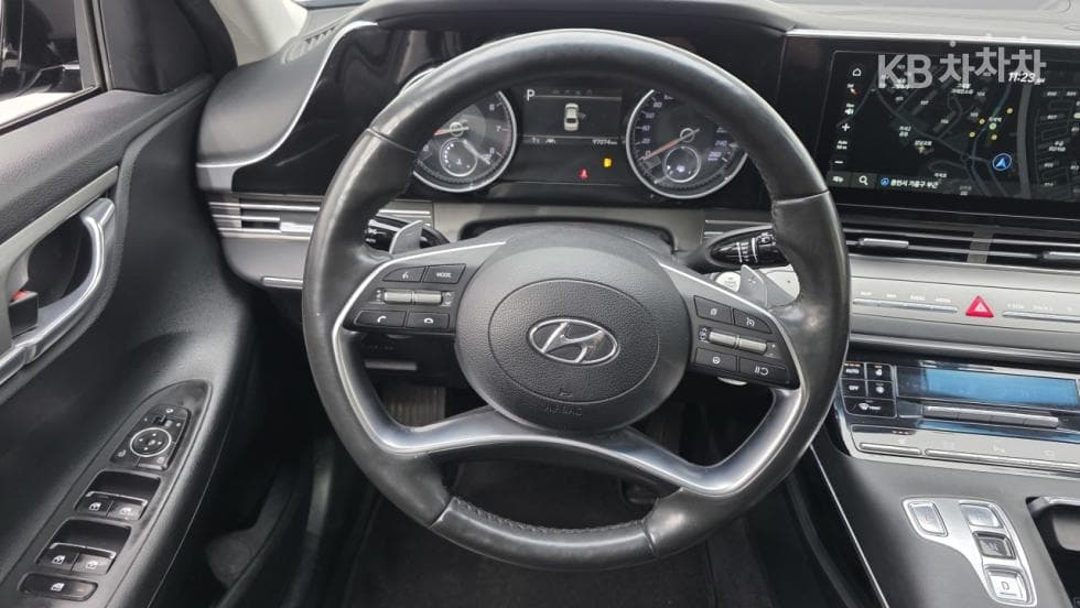 Hyundai The New (facelift) Grandeur (Azera)LPi 3.0 Rental car Modern - 20