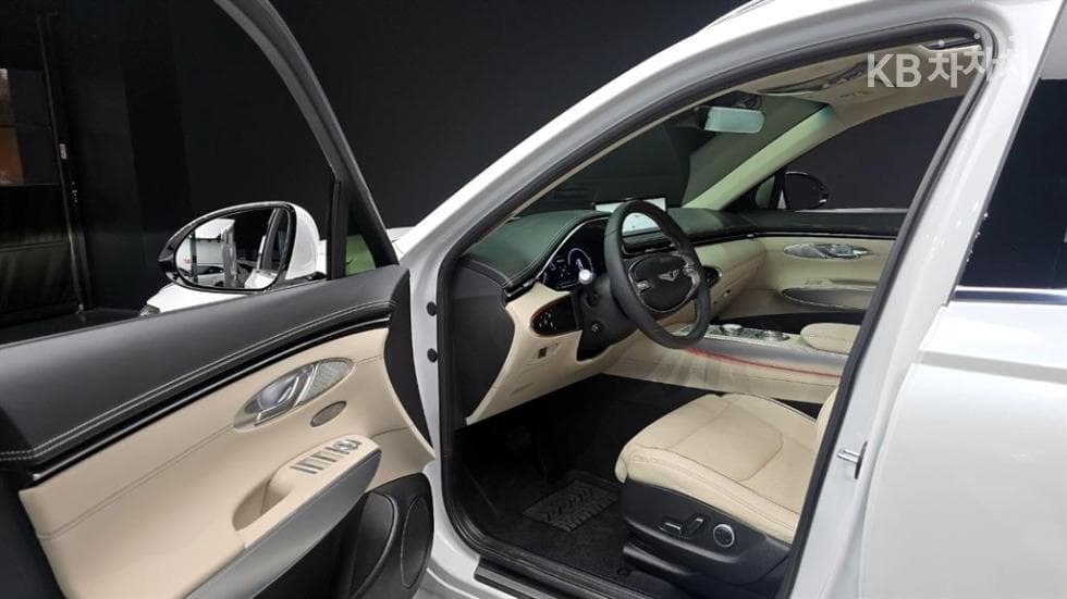 Genesis GV70Gasoline 2.5T AWD - 10