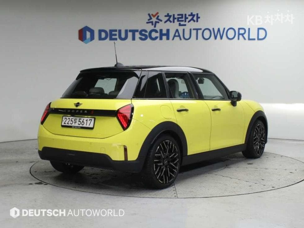 Mini Cooper 4th generationS 2.0 5-door Favoured - 2