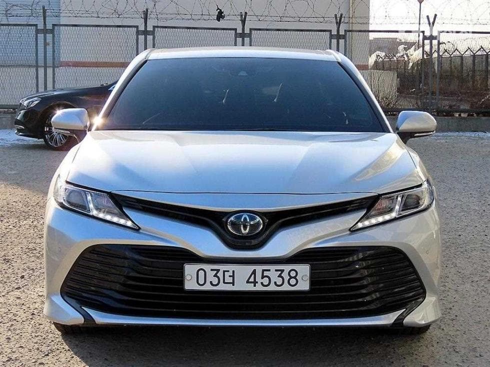 Toyota Camry XV702.5L hybrid LE