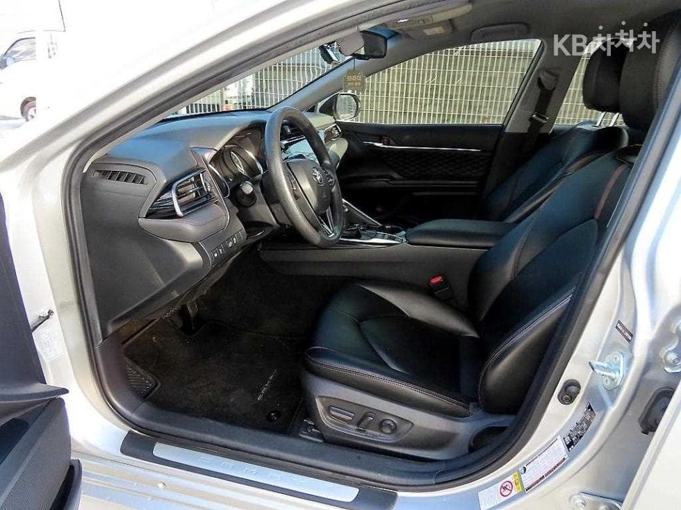 Toyota Camry XV702.5L hybrid LE - 5