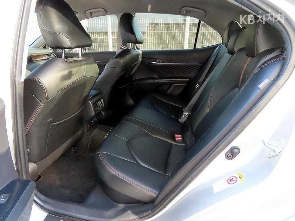 Toyota Camry XV702.5L hybrid LE - 6