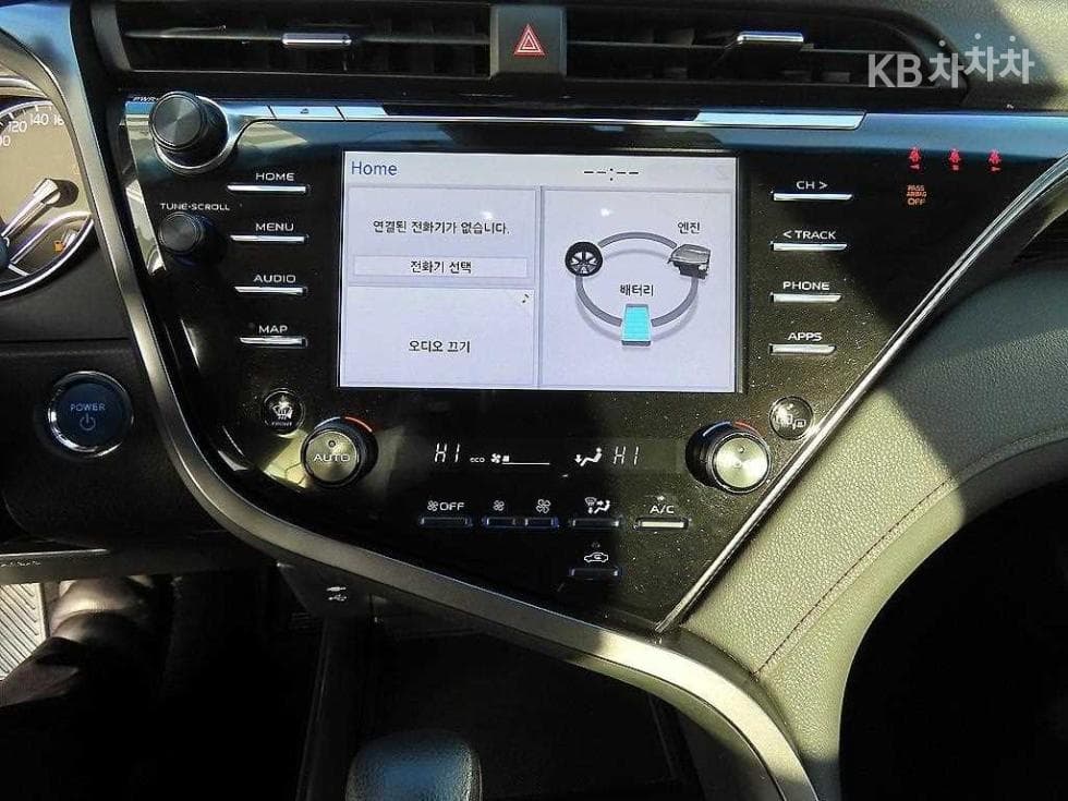 Toyota Camry XV702.5L hybrid LE - 13