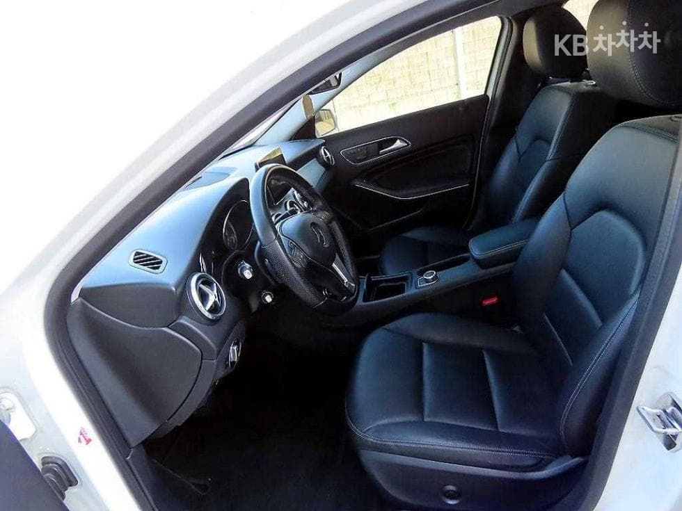 Mercedes-Benz GLA X156GLA200 CDi 4매틱 - 5