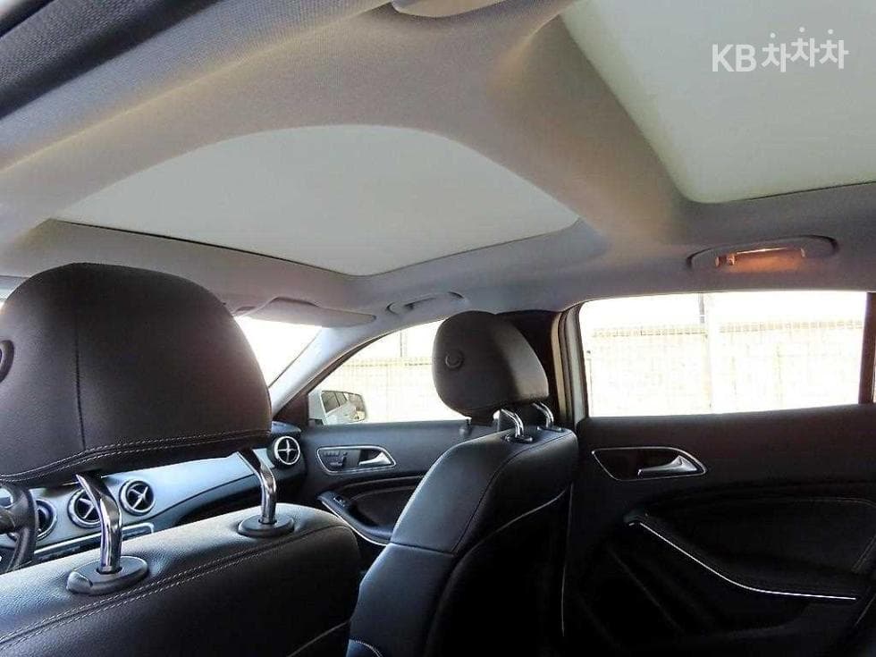 Mercedes-Benz GLA X156GLA200 CDi 4매틱 - 17