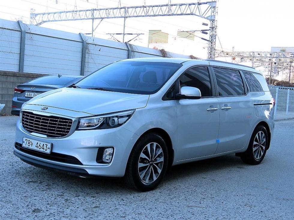 Kia All New Carnival 9-seater 2.2 Diesel Prestige - Image 1