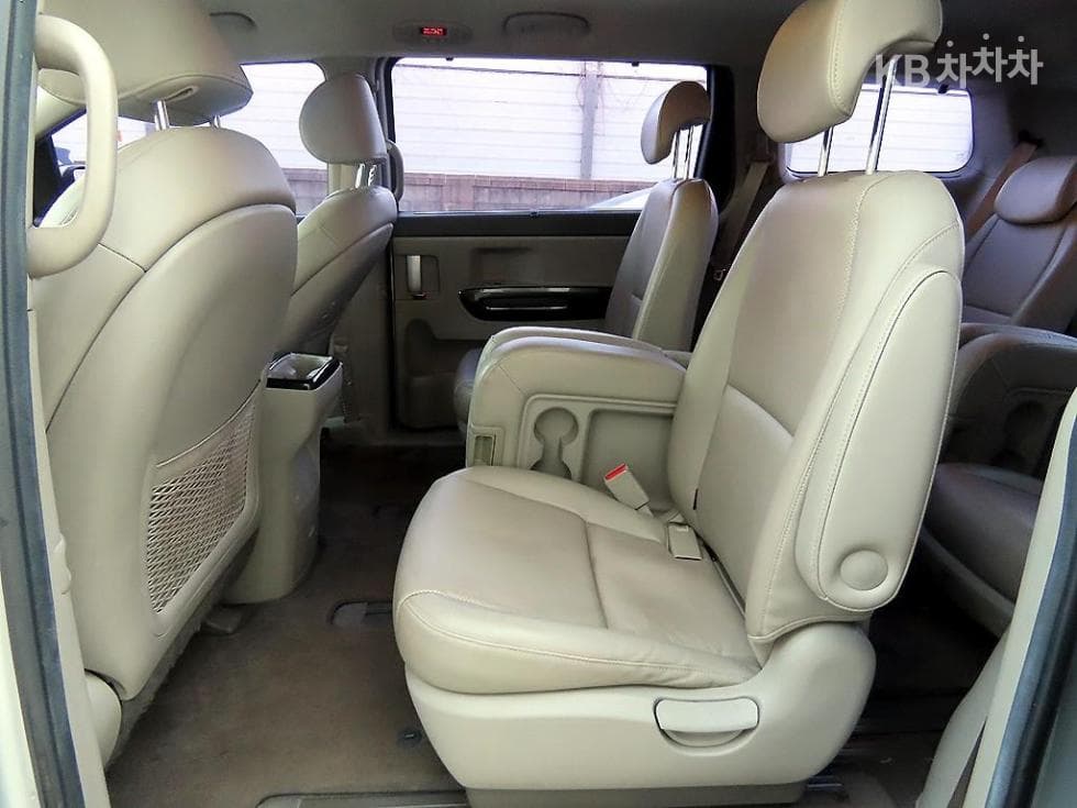 Kia All New Carnival9-seater 2.2 Diesel Prestige - 6