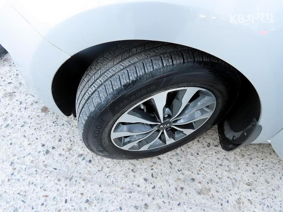 Kia All New Carnival9-seater 2.2 Diesel Prestige - 20