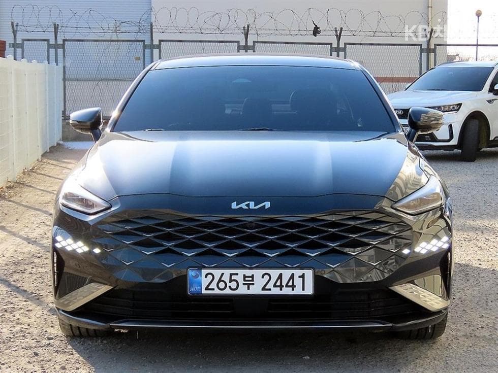 Kia K83.5 Gasoline AWD 플래티넘