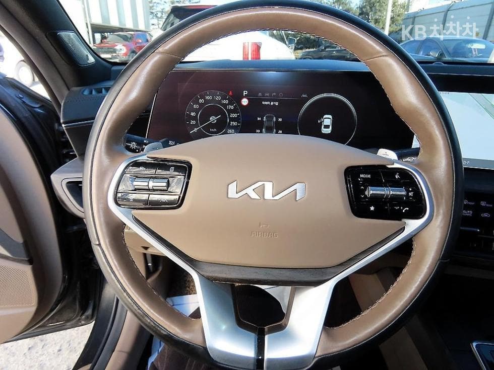 Kia K83.5 Gasoline AWD 플래티넘 - 8