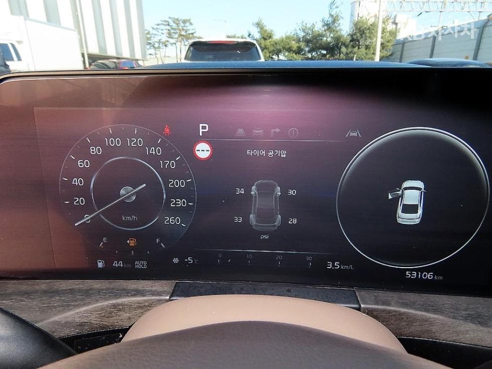 Kia K83.5 Gasoline AWD 플래티넘 - 9