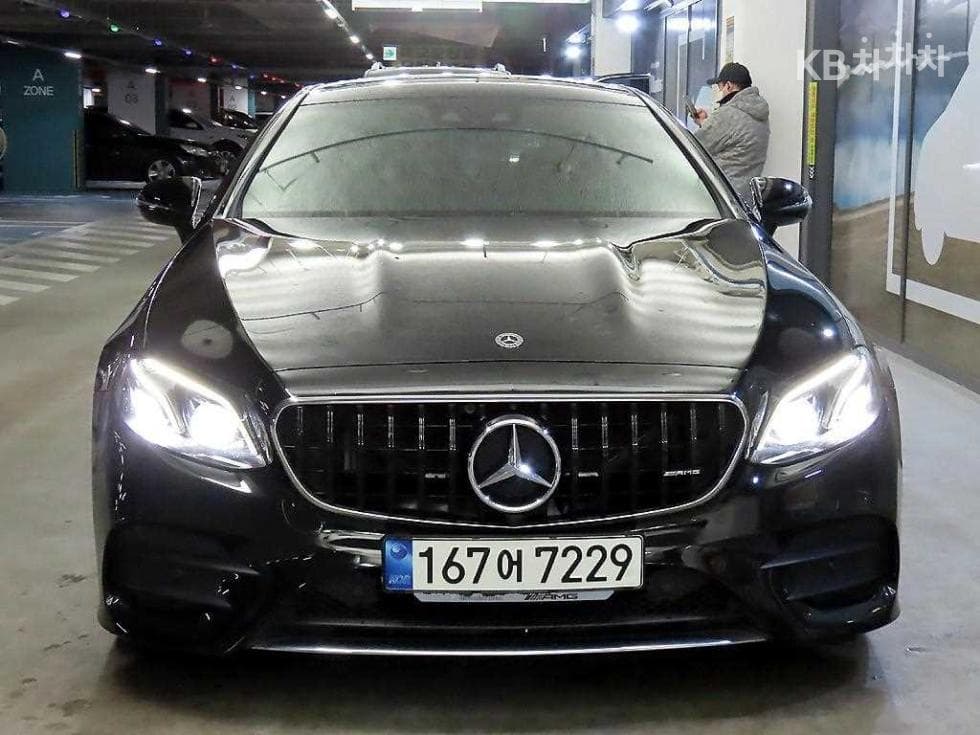 Mercedes-Benz E-Class (W213)E220d COUPE - 2