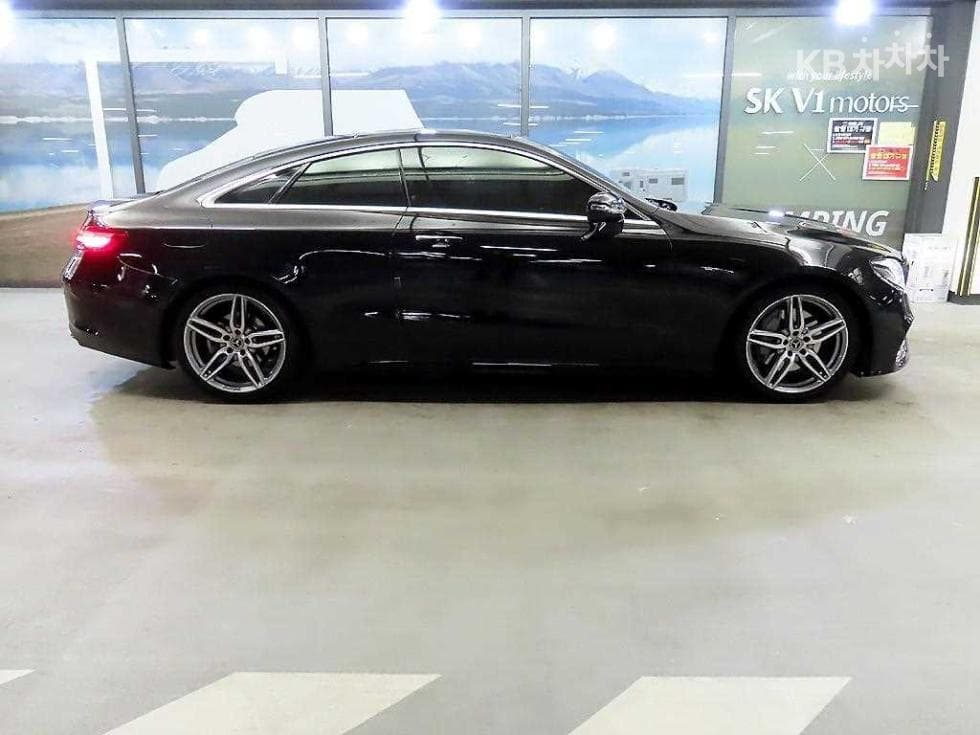 Mercedes-Benz E-Class (W213)E220d COUPE - 3