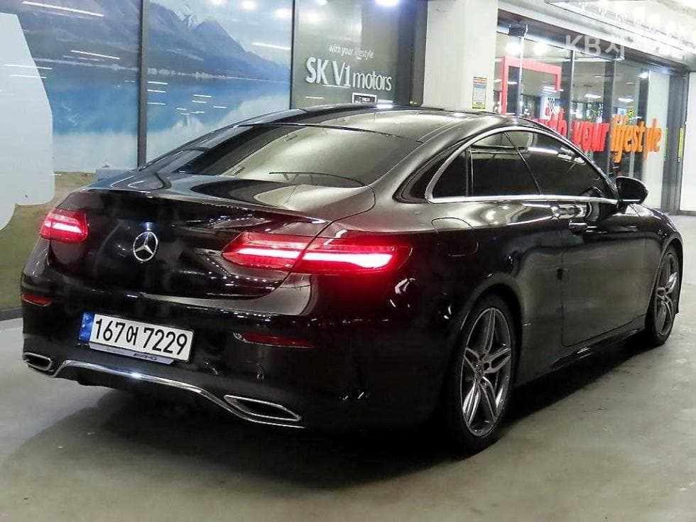 Mercedes-Benz E-Class (W213)E220d COUPE - 4