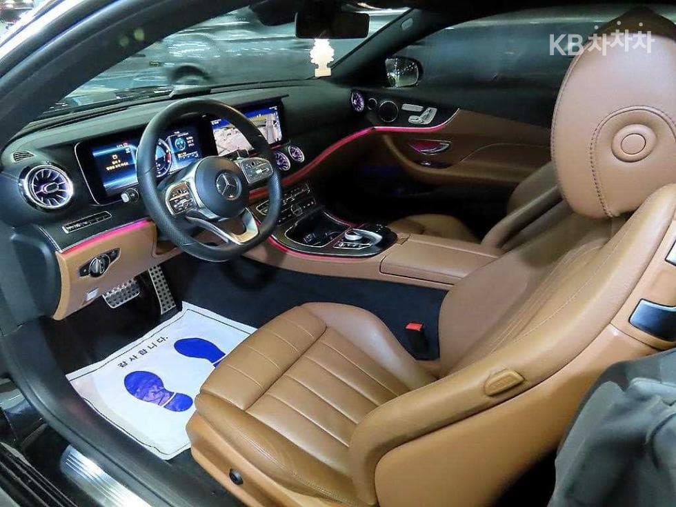 Mercedes-Benz E-Class (W213)E220d COUPE - 10