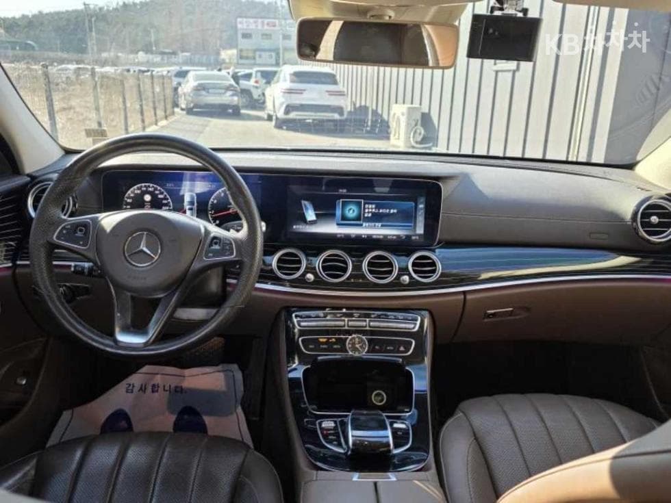 Mercedes-Benz E-Class (W213)E400 4MATIC Exclusive - 10