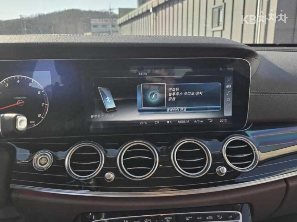 Mercedes-Benz E-Class (W213)E400 4MATIC Exclusive - 13