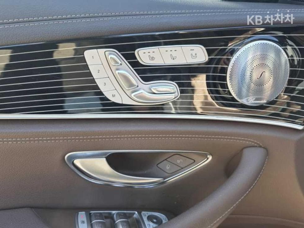 Mercedes-Benz E-Class (W213)E400 4MATIC Exclusive - 16
