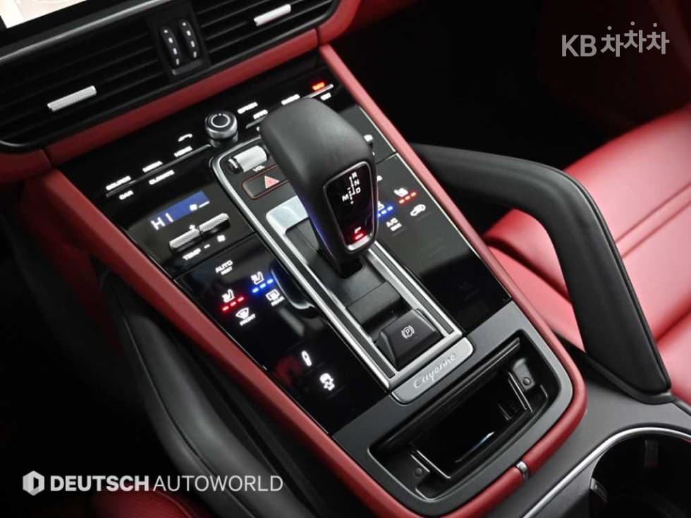 Porsche Cayenne(9Y0)3.0 Coupe Standard - 9