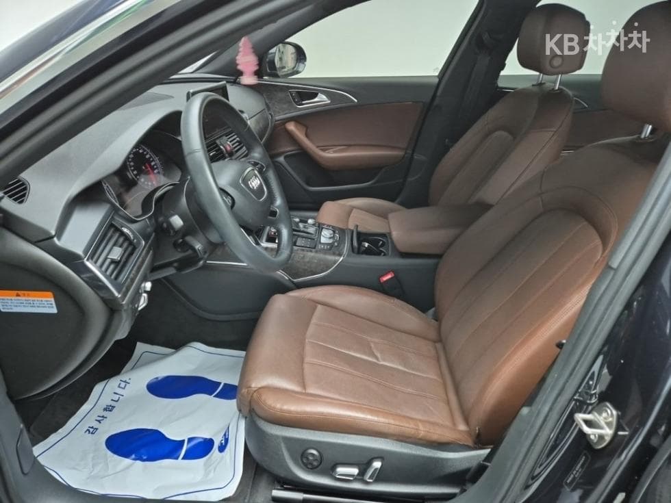 Audi NEW A640 TFSI Premium C7 - 11