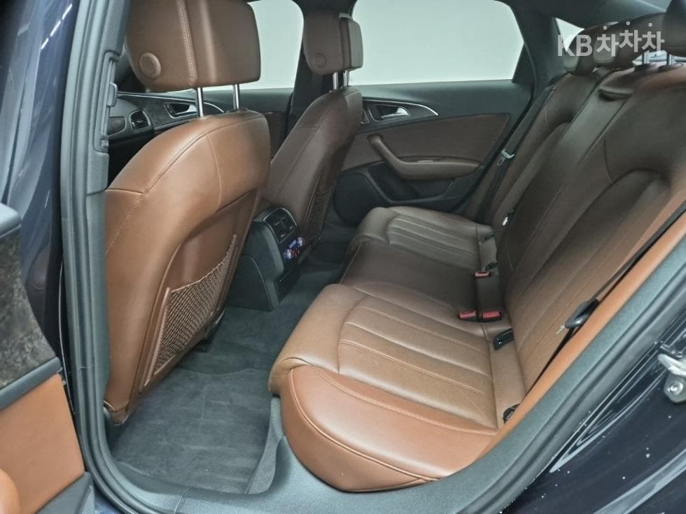 Audi NEW A640 TFSI Premium C7 - 12