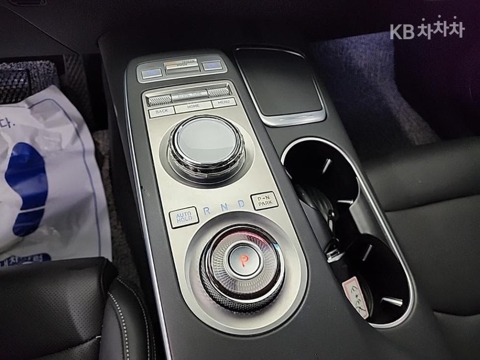 Дженезис GV70Бензин 2.5T AWD - 8