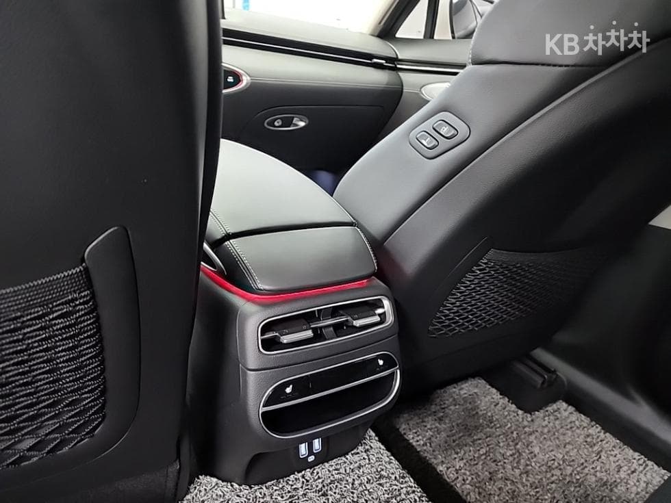 Дженезис GV70Бензин 2.5T AWD - 13