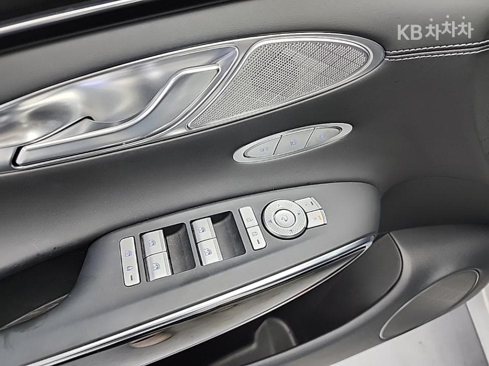 Дженезис GV70Бензин 2.5T AWD - 19