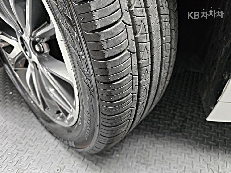 Kia K5 3rd Gen2.0 Gasoline Prestige - 19