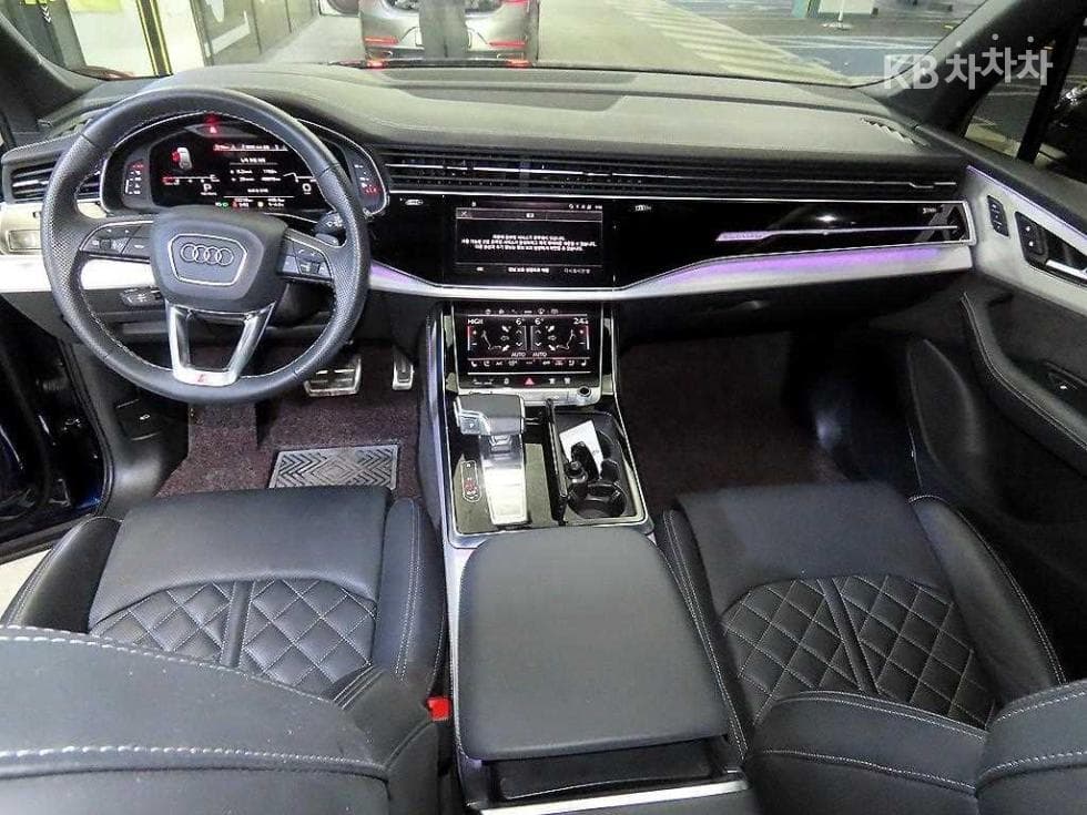Audi New Q73.0 55 TFSI Quattro Premium - 10