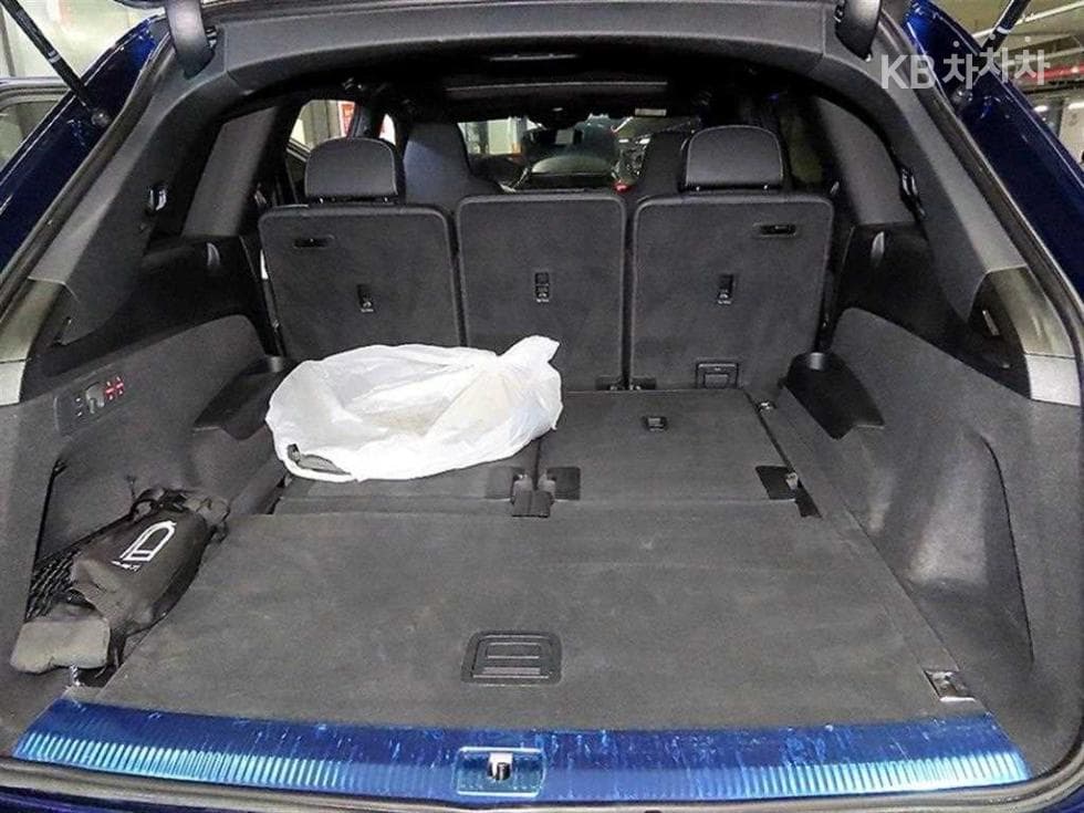 Audi New Q73.0 55 TFSI Quattro Premium - 16