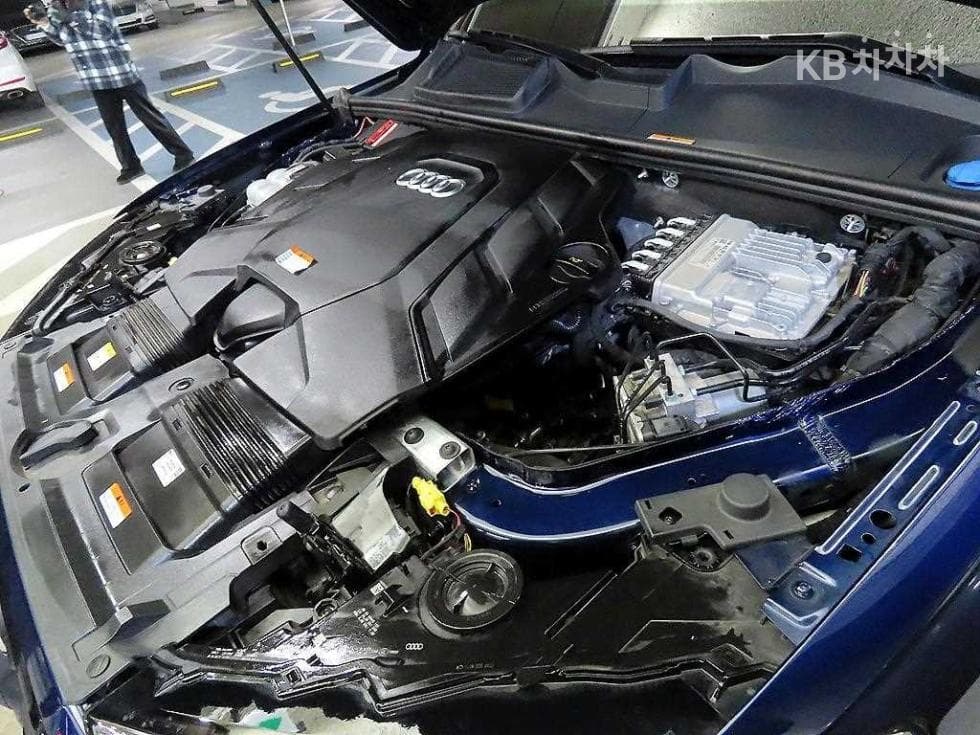 Audi New Q73.0 55 TFSI Quattro Premium - 19