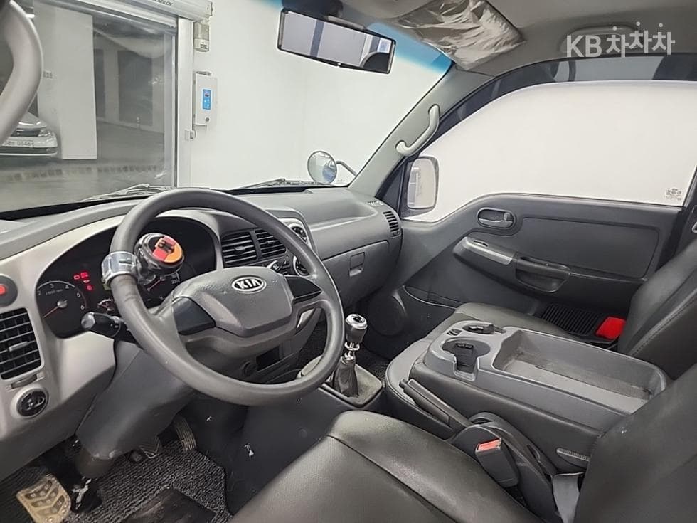 Киа Бонго 3 (лек)1.2Тон Удължено междуосие 표준캡 CRDi Noblesse - 6