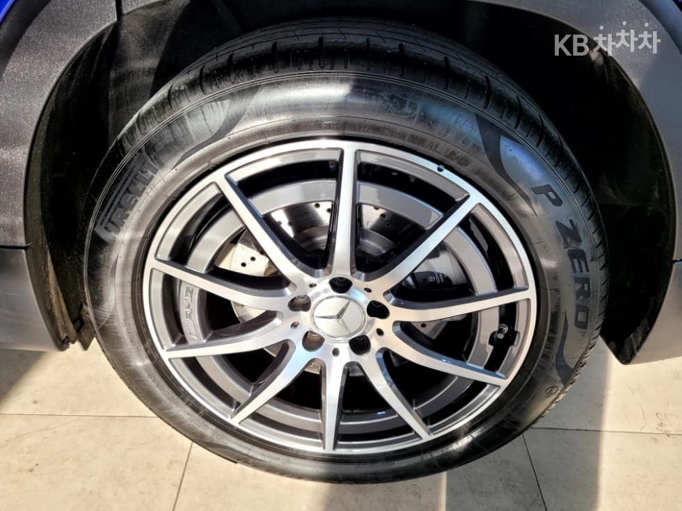 Mercedes-Benz GLB(X247)M-AMG GLB 35 4Matic - 31